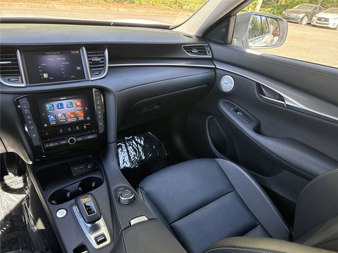 Certified 2025 INFINITI QX50 Luxe image 17