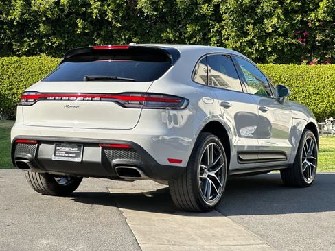Certified 2025 Porsche Macan AWD/4WD image 8