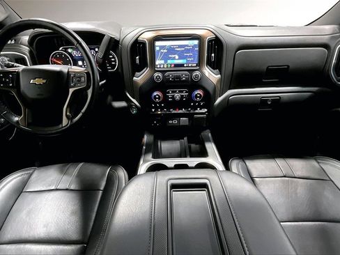 Used 2022 Chevrolet Silverado 3500 High Country w/ Technology Package image 8