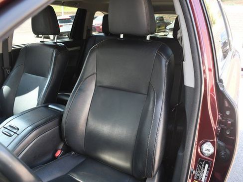 Used 2016 Toyota Highlander XLE AWD/4WD image 17