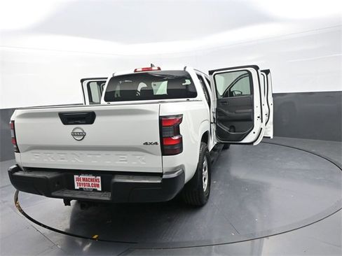Used 2024 Nissan Frontier S image 40