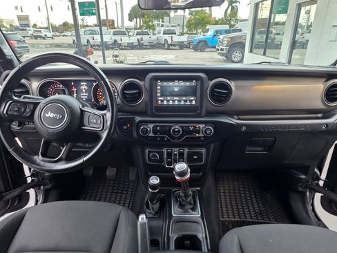 Used 2018 Jeep Wrangler Unlimited Sport w/ Technology Group AWD/4WD image 29
