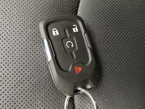 Used 2020 GMC Terrain SLT w/ LPO, Floor Liner Package AWD/4WD image 32