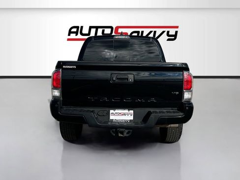 Used 2022 Toyota Tacoma TRD Off-Road w/ Technology Package AWD/4WD image 6