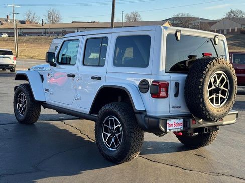 Used 2025 Jeep Wrangler Unlimited Rubicon image 6
