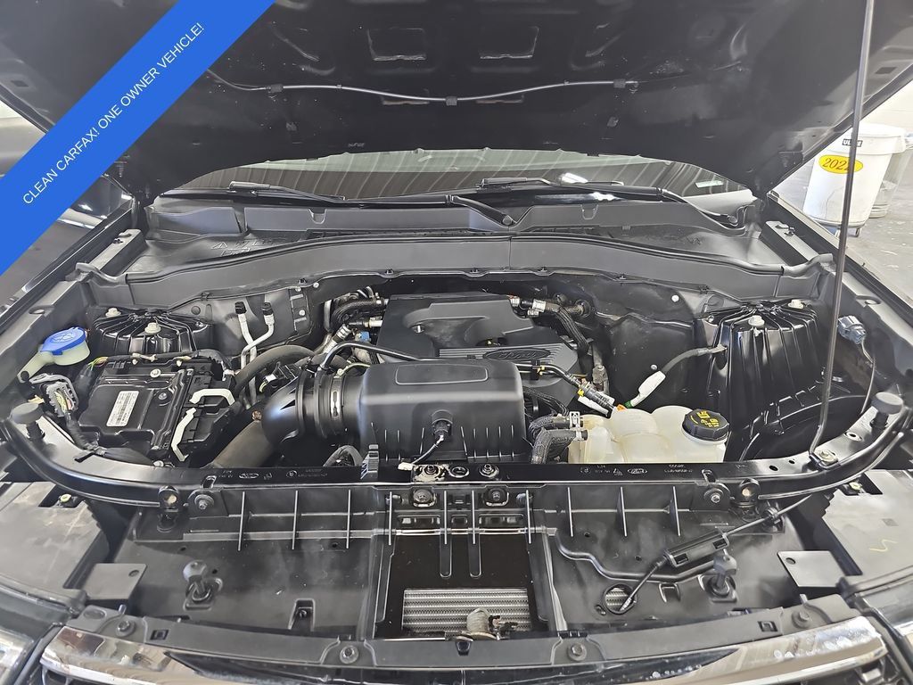 Used 2020 Ford Explorer XLT w/ Equipment Group 202A AWD/4WD image 31