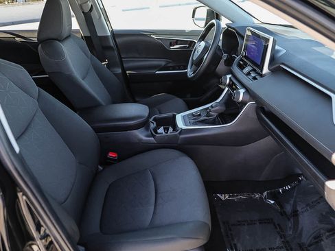 Certified 2025 Toyota RAV4 XLE image 17