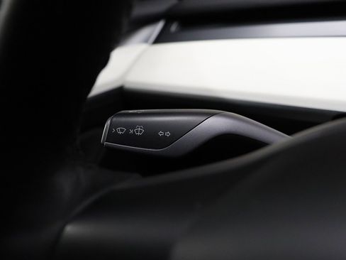 Used 2022 Tesla Model 3 Standard Range image 54