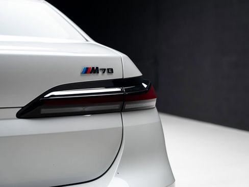 Used 2024 BMW i7 M70 AWD/4WD image 30