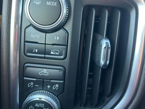 Used 2020 GMC Sierra 1500 SLE image 19