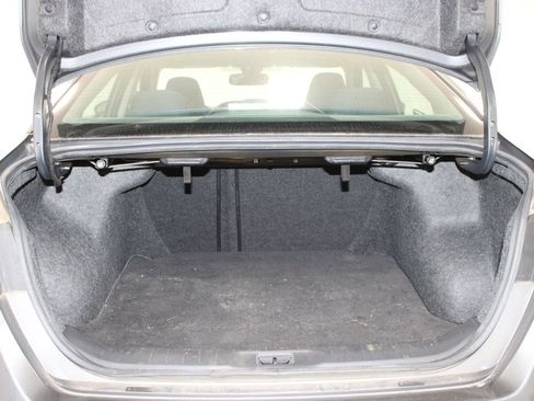 Used 2019 Nissan Altima 2.5 SV image 12