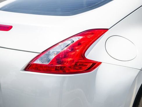 Used 2013 Nissan 370Z Coupe RWD image 42