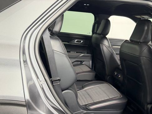Used 2025 Ford Explorer ST-Line AWD/4WD image 30