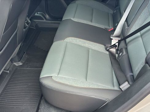 New 2026 GMC Terrain AT4 w/ LPO, Black Badging Package AWD/4WD image 16