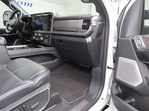 Used 2025 Ford F250 Platinum image 39