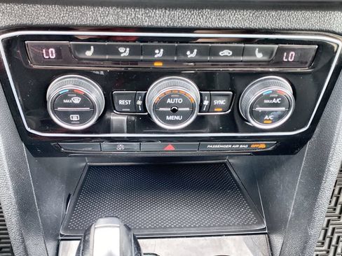 Used 2018 Volkswagen Atlas SEL AWD/4WD image 18