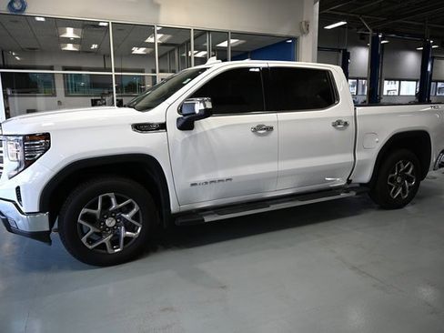 Used 2022 GMC Sierra 1500 SLT w/ SLT Convenience Package image 10