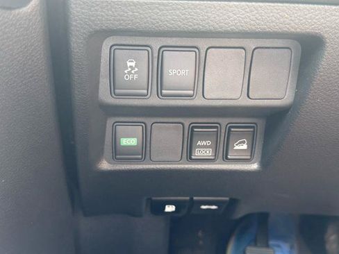 Used 2016 Nissan Rogue S AWD/4WD image 21