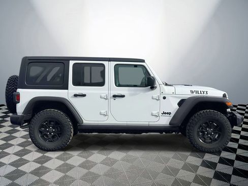 Used 2025 Jeep Wrangler Unlimited Sport AWD/4WD image 6