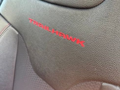 Used 2025 Jeep Compass Trailhawk AWD/4WD image 11