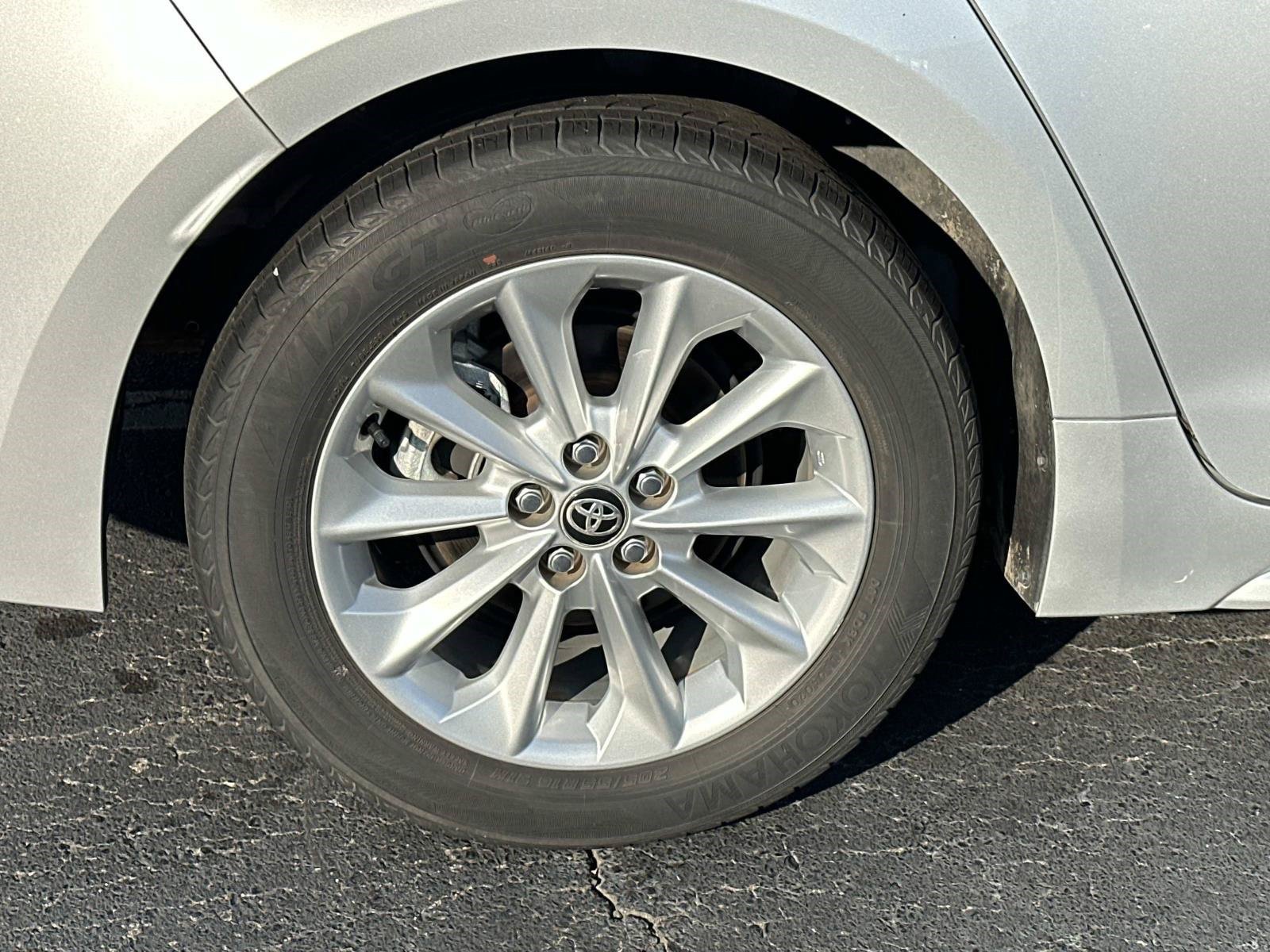 Used 2021 Toyota Corolla LE w/ LE Convenience Package FWD image 7