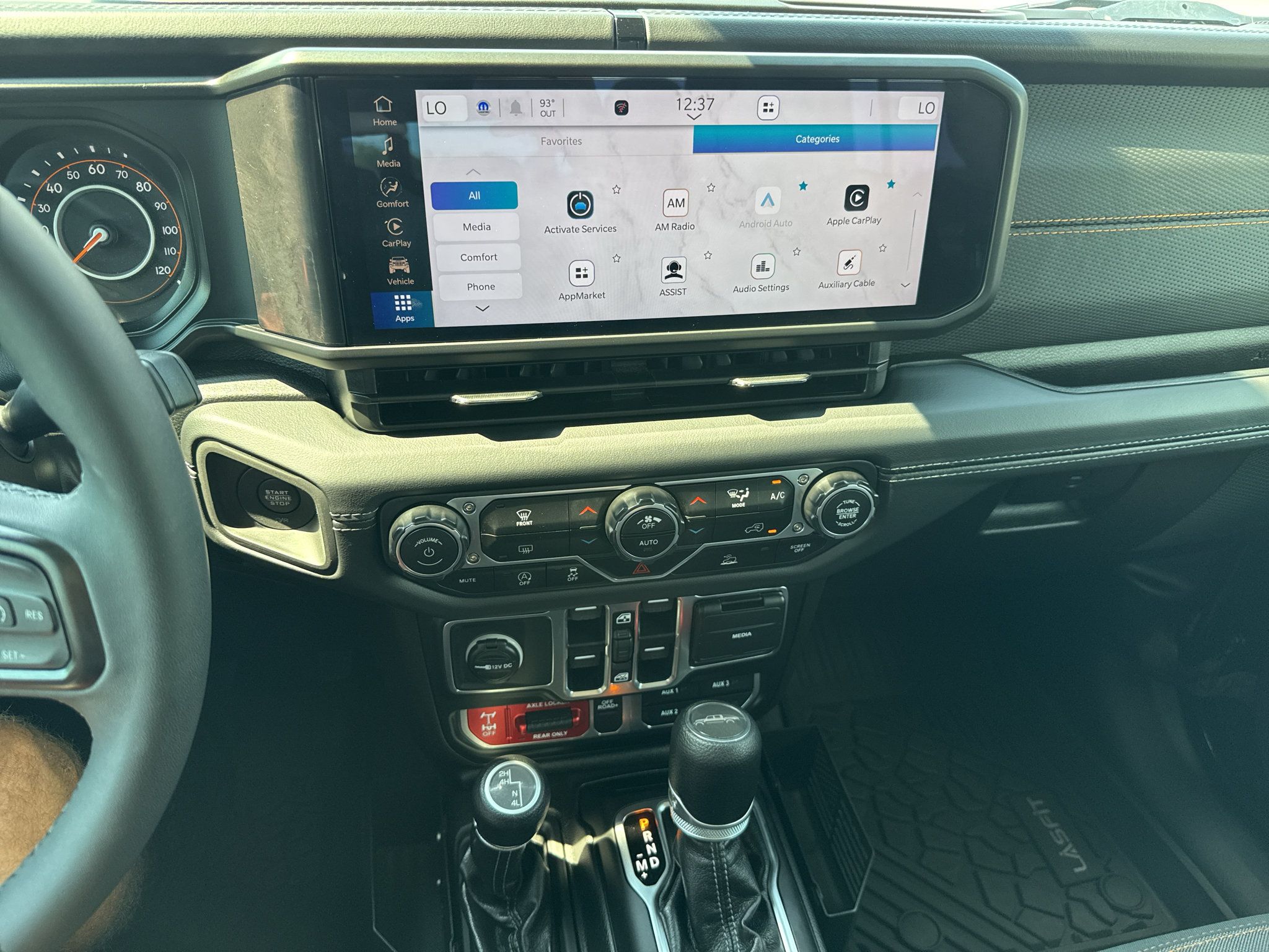 Used 2025 Jeep Gladiator Mojave AWD/4WD image 19