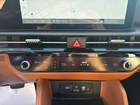 New 2026 Kia Sportage X-Line w/ X-Line Technology Package AWD/4WD image 39