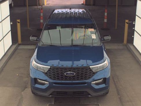 Used 2023 Ford Explorer ST-Line AWD/4WD image 2