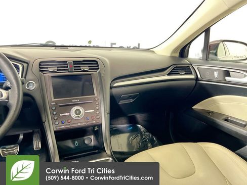 Used 2017 Ford Fusion Energi Titanium image 28