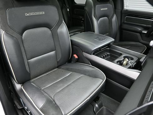 Used 2021 RAM 1500 Laramie AWD/4WD image 40