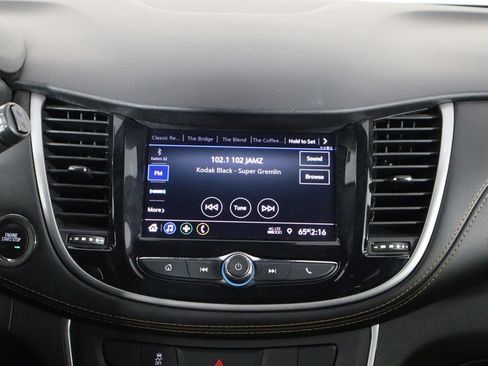 Used 2020 Chevrolet Trax LT w/ Redline Edition FWD image 27