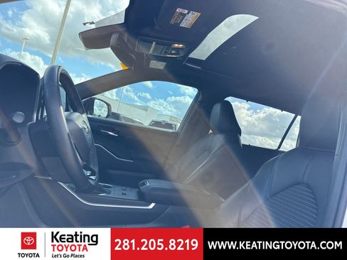 Used 2023 Toyota Highlander XSE image 16