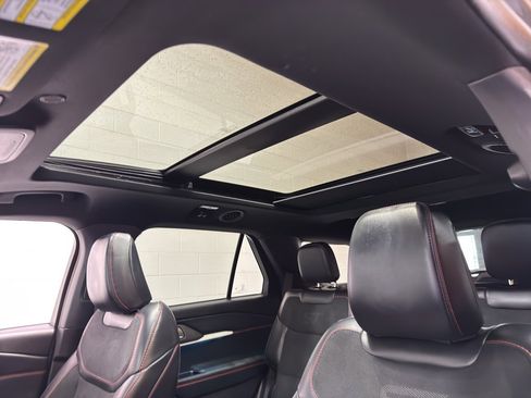 Used 2025 Ford Explorer ST image 39