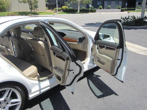 Used 2013 Mercedes-Benz C 300 4MATIC Sedan image 15