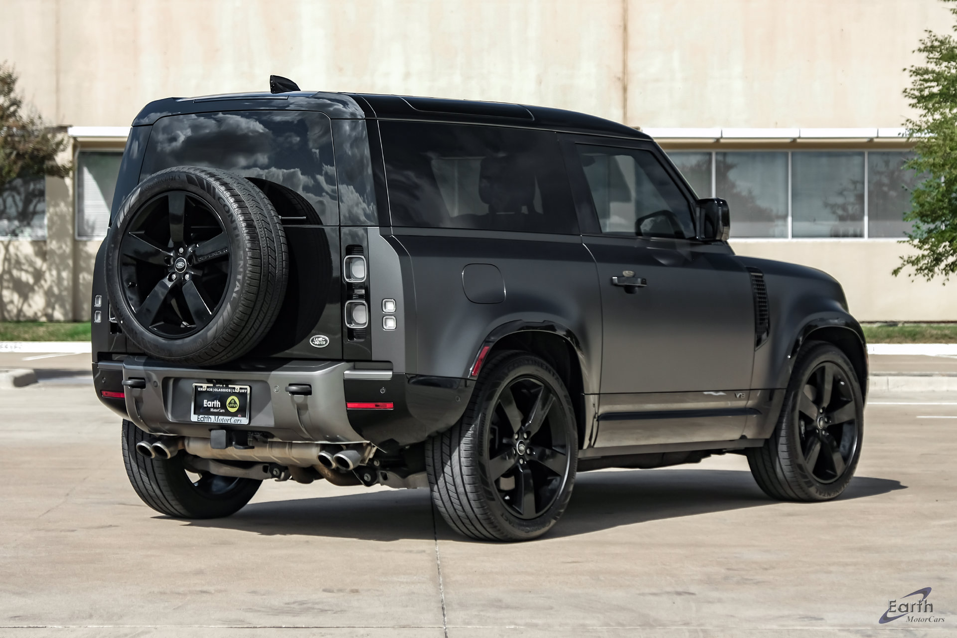 Used 2023 Land Rover Defender 90 V8 AWD/4WD image 18