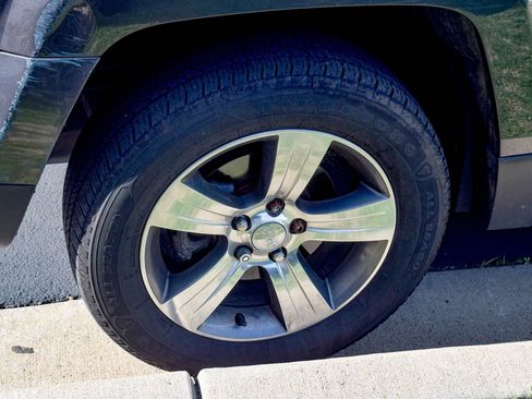 Used 2017 Jeep Patriot High Altitude AWD/4WD image 22