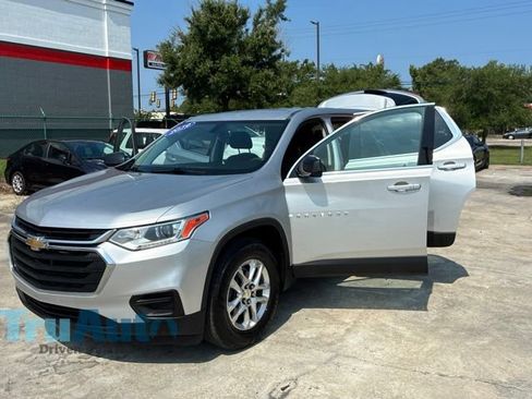 Used 2019 Chevrolet Traverse LS FWD image 13