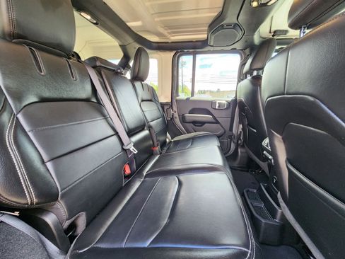 Used 2023 Jeep Wrangler Unlimited Sahara image 46