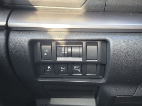 Certified 2022 Subaru Crosstrek 2.5i Limited w/ Moonroof Package 2 image 25