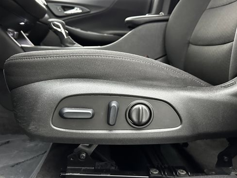 Used 2025 Chevrolet Malibu LT image 12