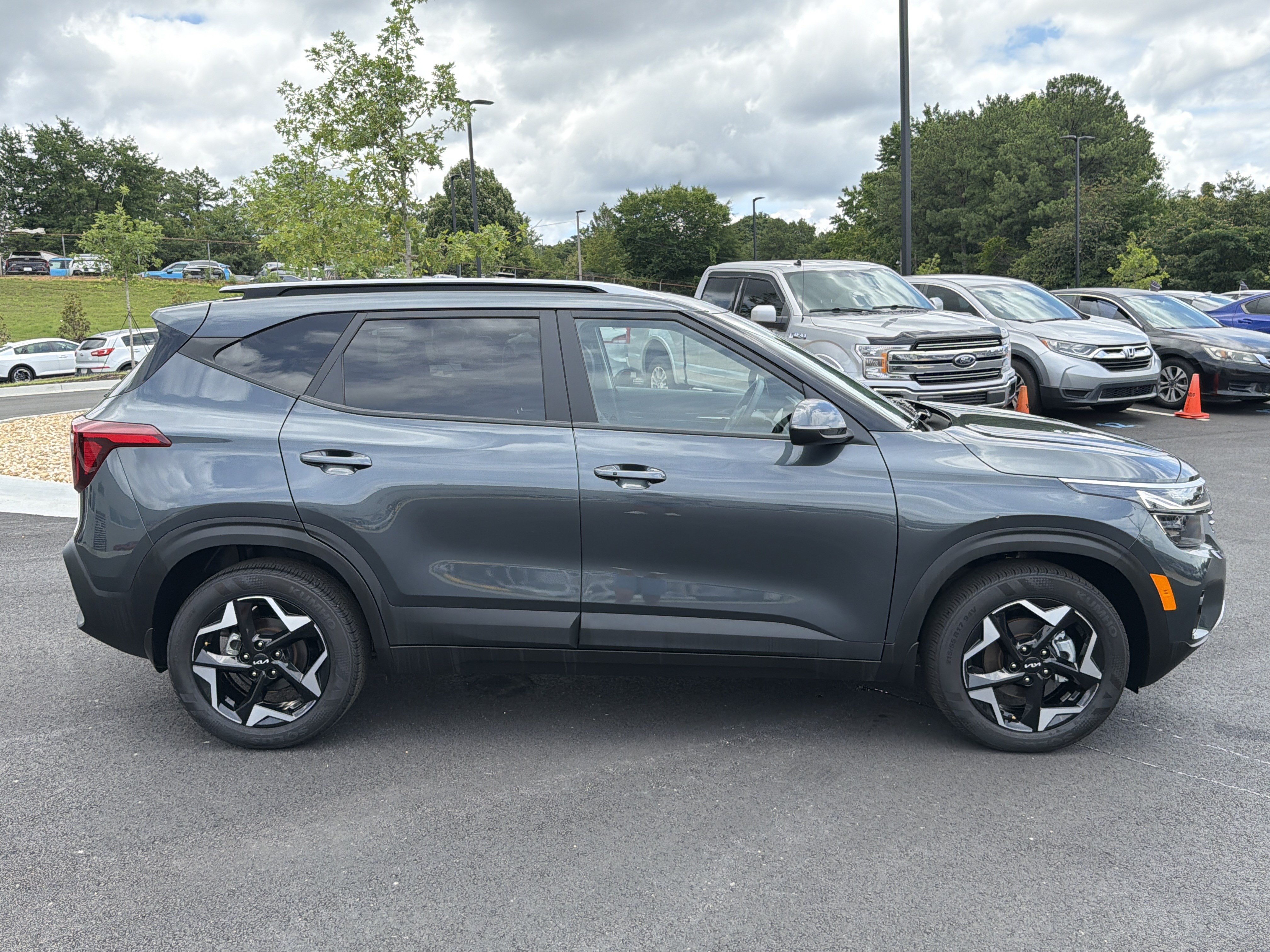 Certified 2025 Kia Seltos S FWD image 8