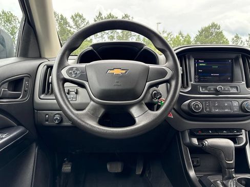 Used 2021 Chevrolet Colorado W/T w/ WT Convenience Package AWD/4WD image 12