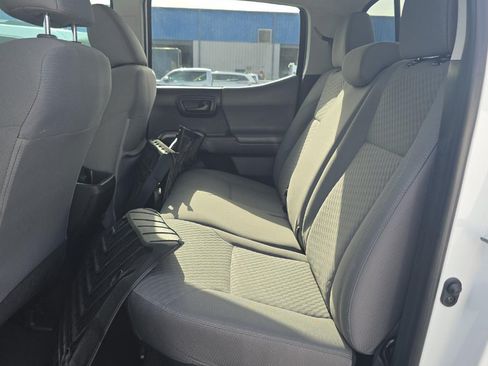 Used 2021 Toyota Tacoma SR5 RWD image 10