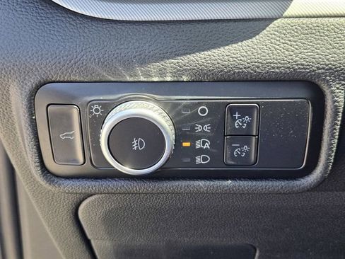 Used 2023 Ford Explorer XLT w/ Equipment Group 202A image 19