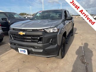 Used 2025 Chevrolet Colorado W/T video 1