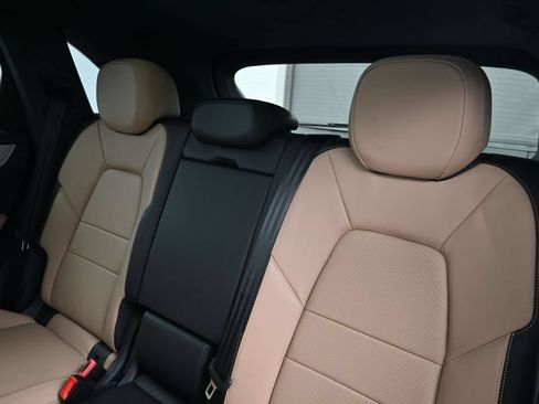 Certified 2026 Porsche Cayenne S AWD/4WD image 6