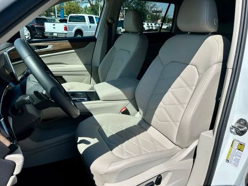 Used 2024 Volkswagen Atlas SE FWD image 13