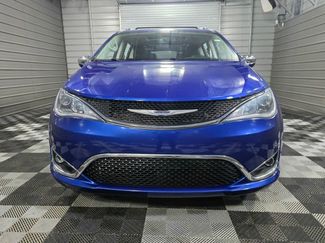 Used 2020 Chrysler Pacifica Limited video 3