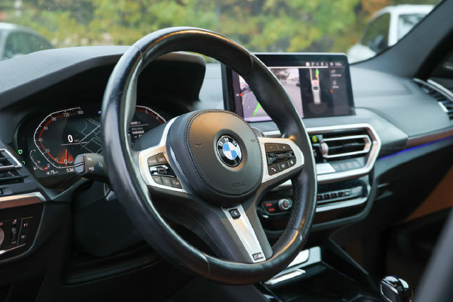 Used 2023 BMW X3 xDrive30i w/ M Sport Package AWD/4WD image 28