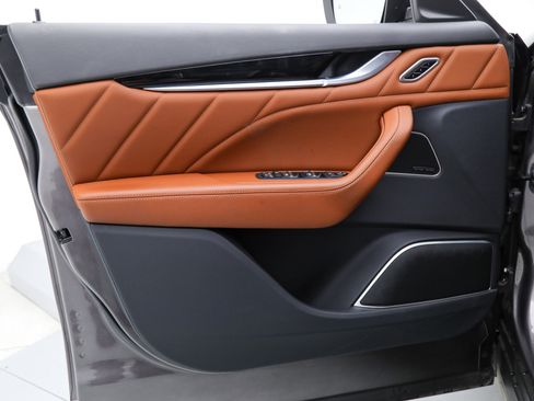 Certified 2022 Maserati Levante GT AWD/4WD image 15